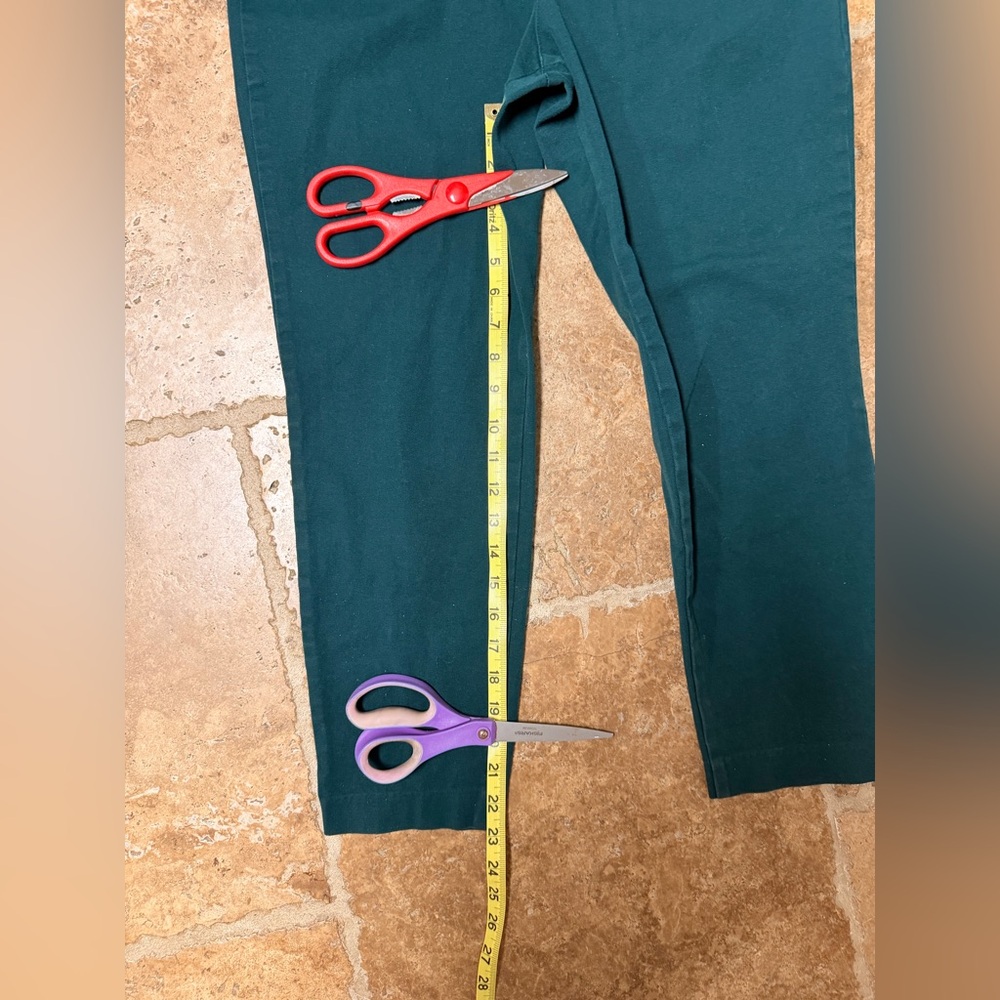Old Navy Pixie Winter Spruce Women’s Size 14 Mid-Rise Pants - Picture 6 of 11